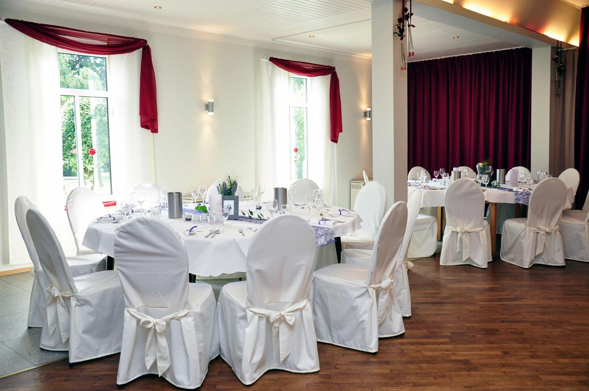 Hotel & Restaurant Zum Deutschen Hause Kirchhatten Ngoại thất bức ảnh
