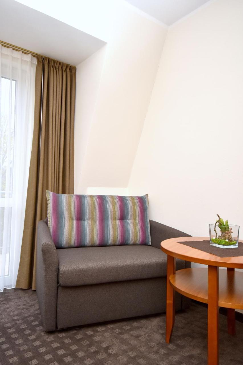 Hotel & Restaurant Zum Deutschen Hause Kirchhatten Ngoại thất bức ảnh